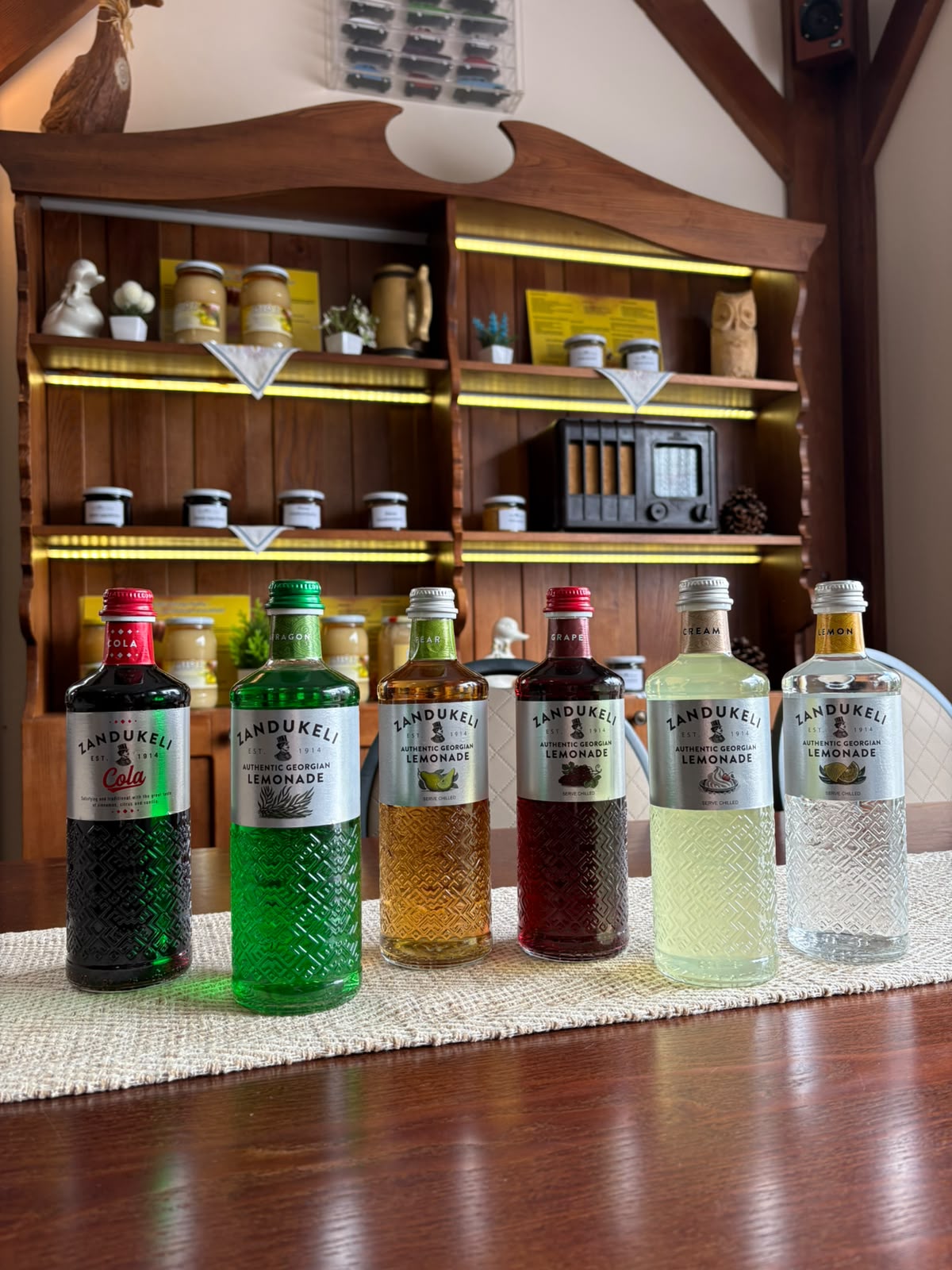 Sześć smaków lemoniady Zandukeli w Willi Tradycja